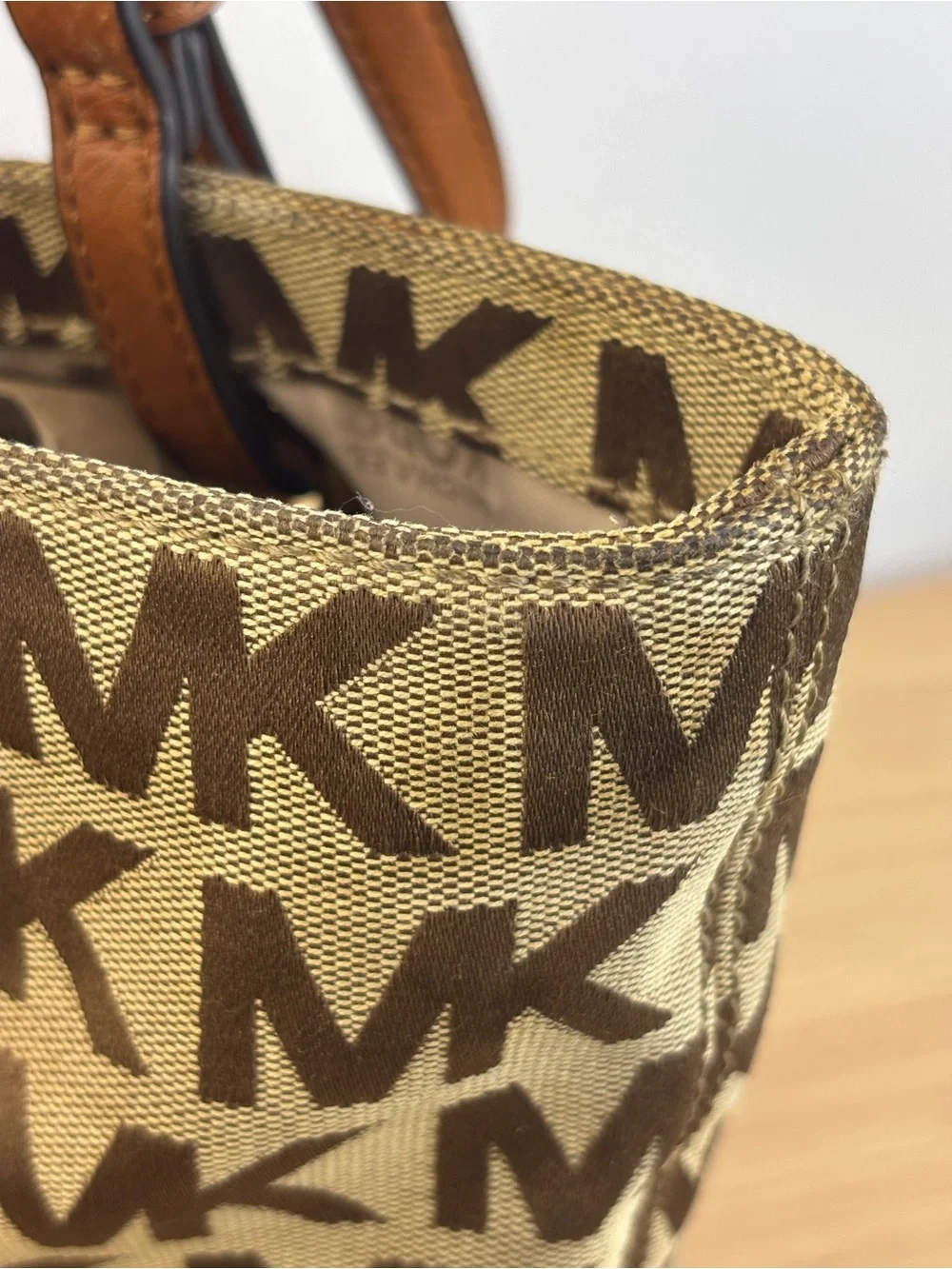 Michael Kors Jet Set Signature Jacquard Tote Bag - Picture 7 of 16